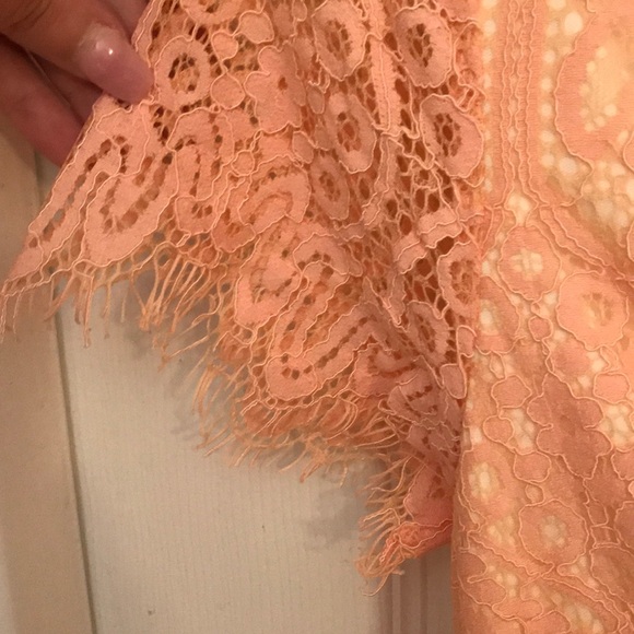 Peach lace romper - Picture 2 of 2